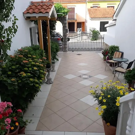 Jozefina Apartment Omisalj